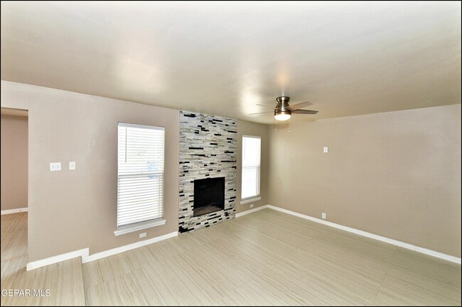 Building Photo - 6412 Pizarro St