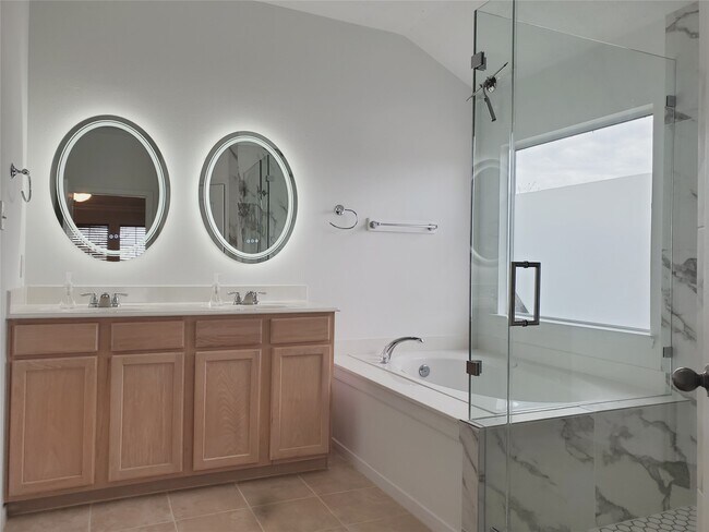 Building Photo - 18819 Knobby Oaks Pl