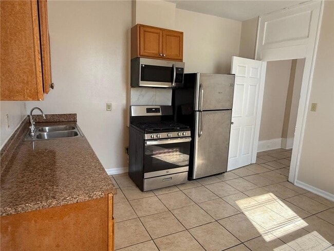 Building Photo - 1500 Clouet St