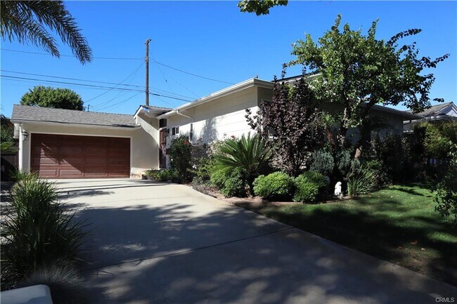Building Photo - 5313 Calle de Arboles