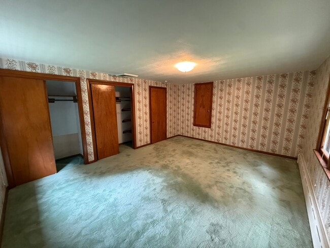 Building Photo - Beautiful 3 Bed, 1 Bath Single Family for Rent in Broad Brook!