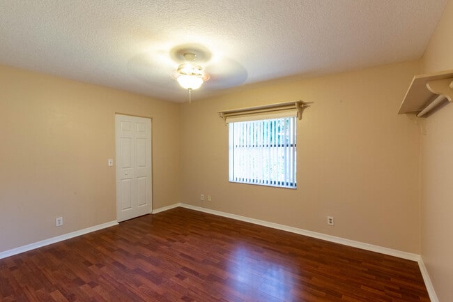 Building Photo - 1559 Grantham Dr