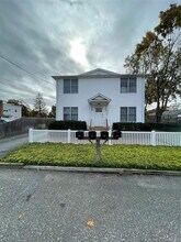 Building Photo - 944 Union St