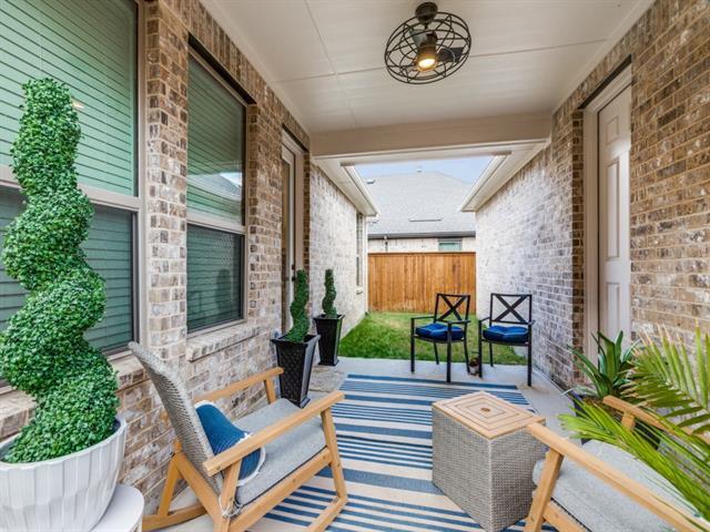 Building Photo - 2413 Latimer Mews