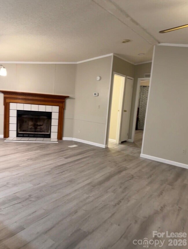 Building Photo - 6117 Sunrise Ln