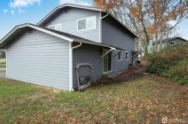 Building Photo - 10617-10617 10th Ave Ct S