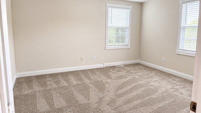 Building Photo - 5914 S Glenview Dr