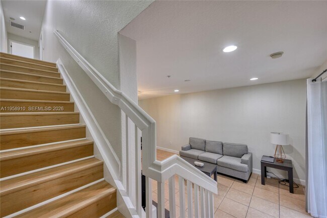 Building Photo - 430 SW 147th Ave