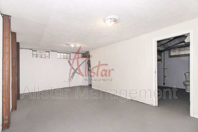 Building Photo - 3801 Woodridge Rd