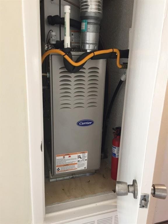 Building Photo - 10003 Rutland Village E