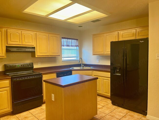 Building Photo - Beautiful 3 Bedroom Home Near Brooks City Base in South San Antonio
