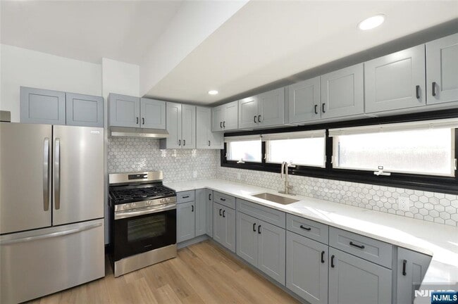 Building Photo - 73 Lafayette Ave