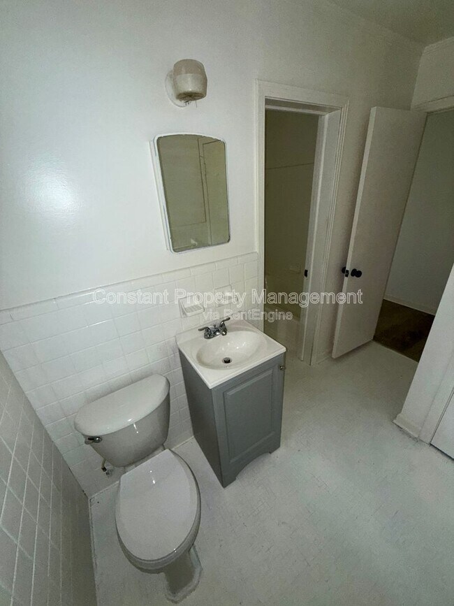 Building Photo - 4158 Log Cabin Dr