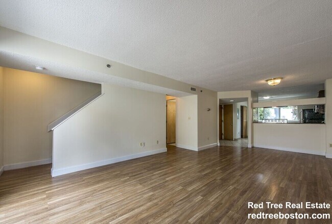 Building Photo - 154 N Beacon St