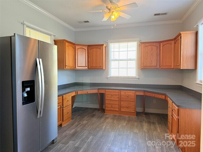 Building Photo - 126 Cloister Ln