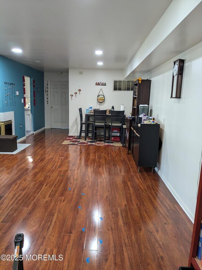 Building Photo - 110 Biscayne Ct