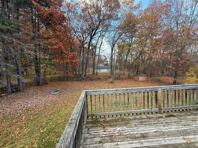 Building Photo - 3-Bedroom, 1-Bath Home for Rent – Lowell