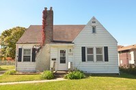 Building Photo - 1303 Oakland Rd NE