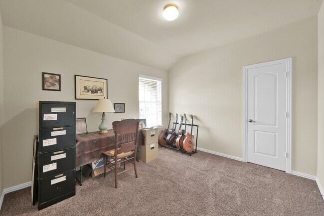 Building Photo - 241 Lake Estates Dr