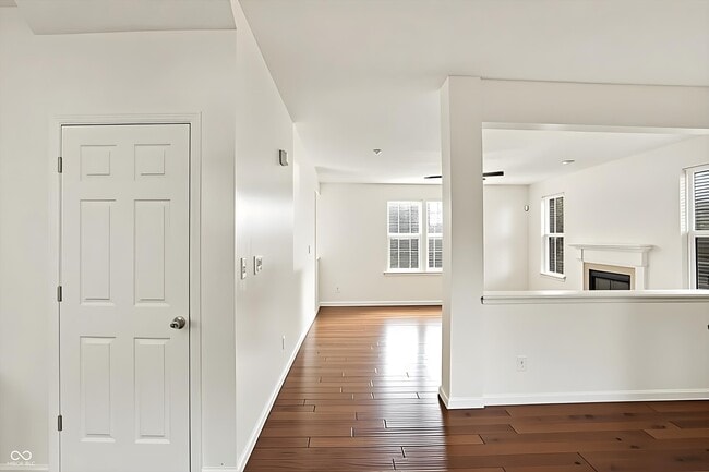 Building Photo - 2161 Silver Rose Dr