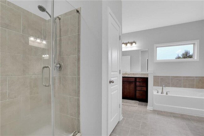 Building Photo - 2375 Woodmarsh Cir