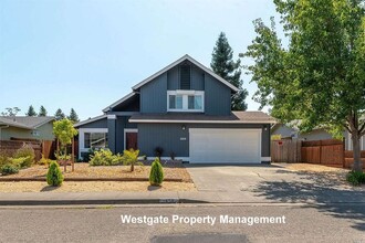 Building Photo - 1659 Calle Ranchero Dr