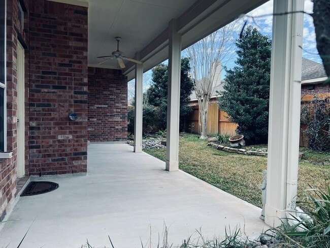 Building Photo - 5235 Valley Bluff Ln