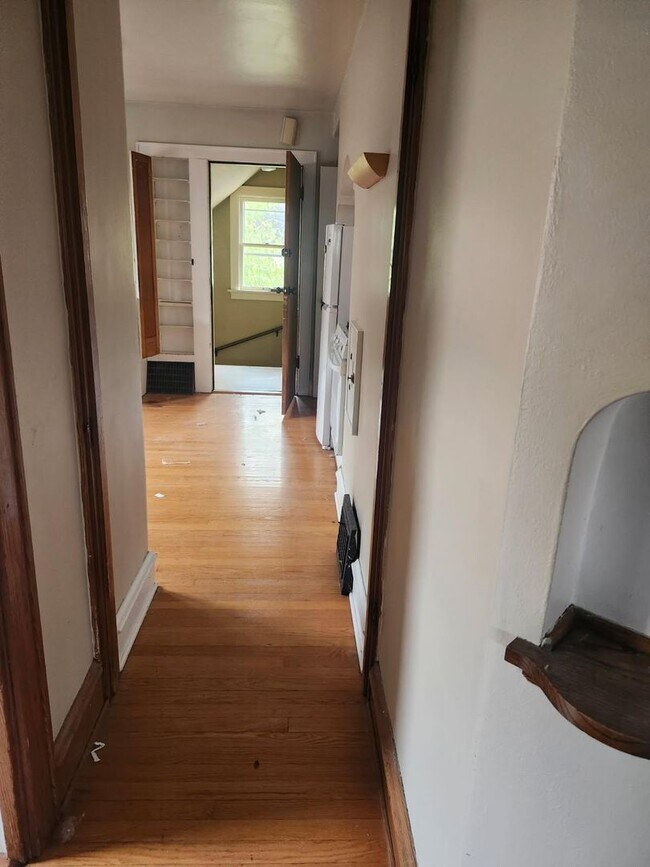 Building Photo - 2330 N 61st St