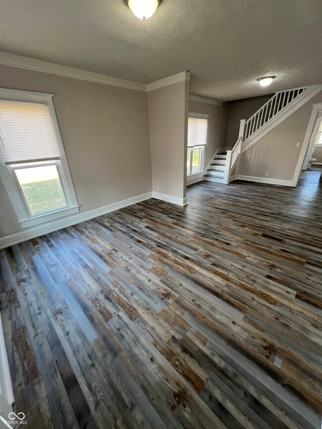 Building Photo - 3249 N Kenwood Ave