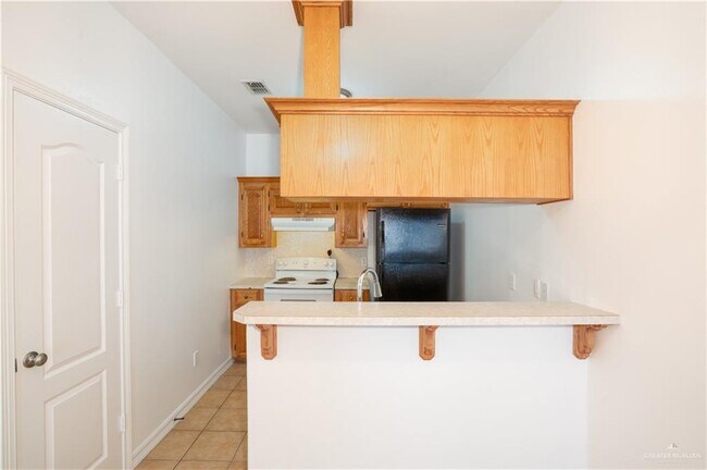Building Photo - 604 Buena Vista Dr