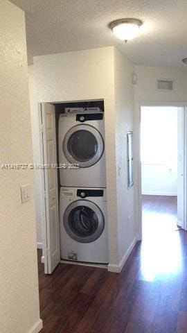 Building Photo - 1103 Golden Lakes Blvd