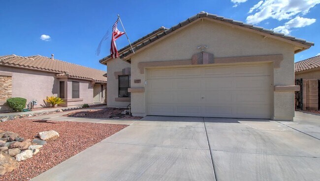 Building Photo - 15851 W Saguaro Ln