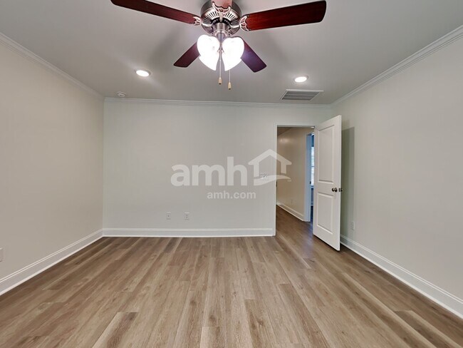 Building Photo - 1954 Weeping Cypress Dr