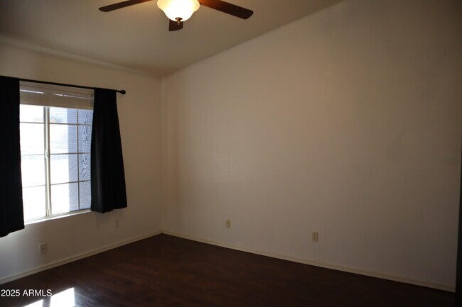 Building Photo - 3887 Cam Bella Rosa