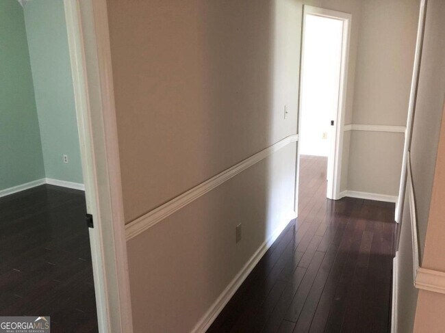 Building Photo - 2408 Crooked Tree Ct NE