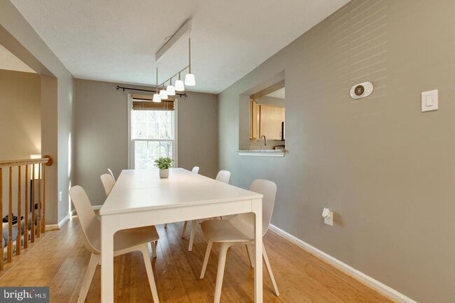 Building Photo - 3400 Oak W Dr