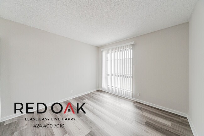 Building Photo - 21315 Roscoe Blvd