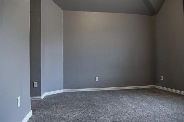 Building Photo - 409 Royal Crest Dr