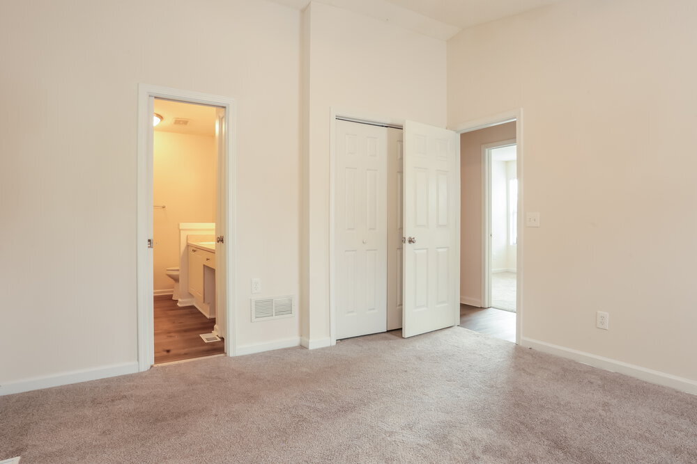 Building Photo - 5987 Graywood Cir SE
