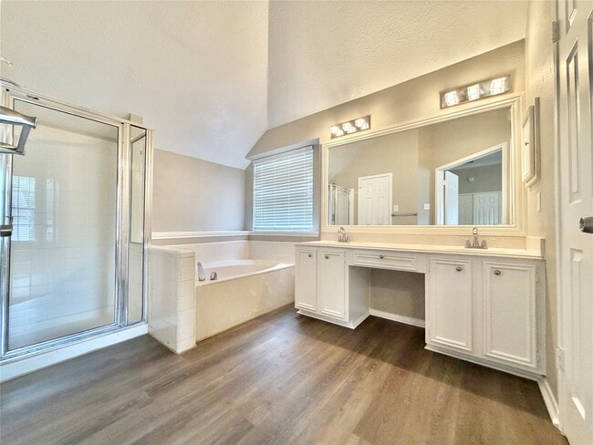 Building Photo - 6315 Laurel Bush Ln