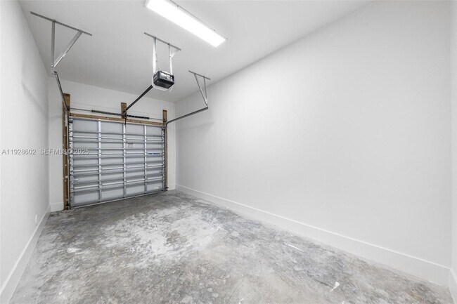 Building Photo - 3142 Carter St