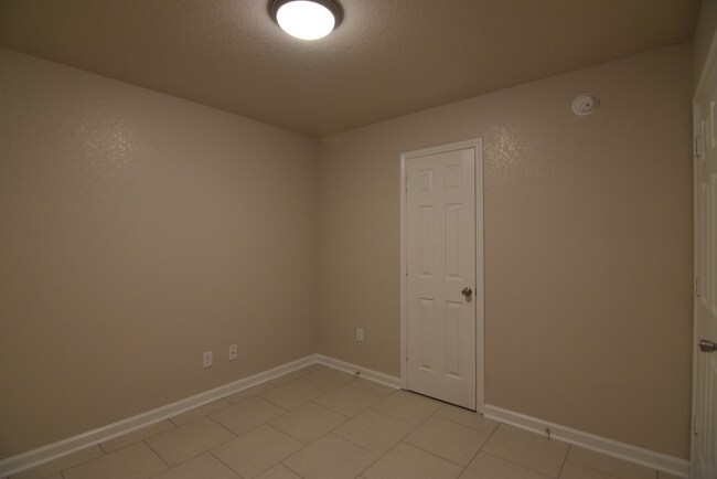 Building Photo - 4507 Hank Dr