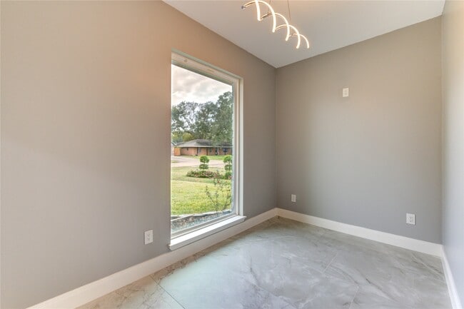 Building Photo - 1513 Sherl St