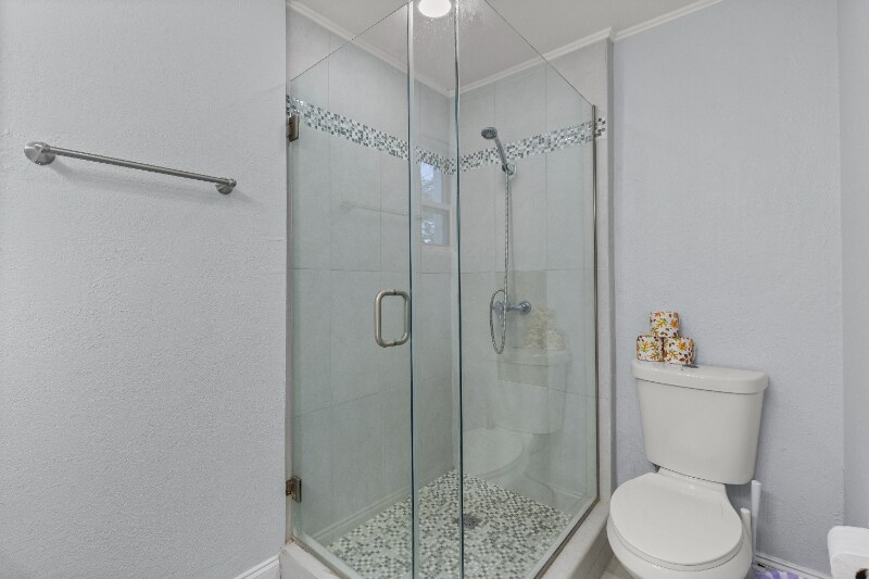 Building Photo - 310 Burland St