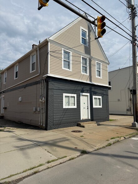 Building Photo - 4435 State Rd