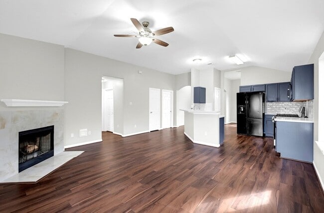 Building Photo - 4018 Floral Way Ct