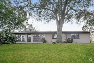 Building Photo - 1139 Cir Dr-