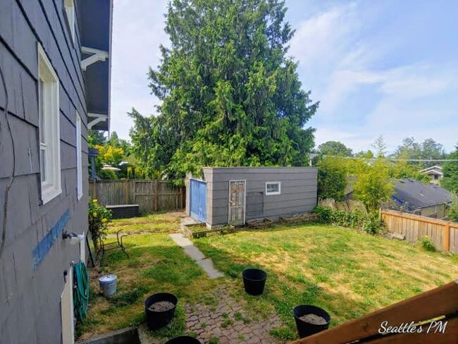 Building Photo - Spacious 2 Bedroom Home in the Pigeon Poin...
