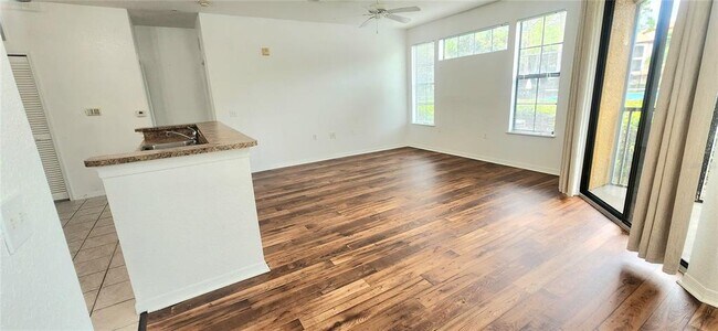 Building Photo - 6171 Metrowest Blvd