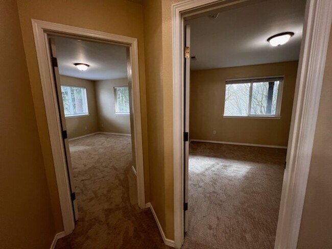 Building Photo - Elegant home in UP with primary bedroom suite on main level